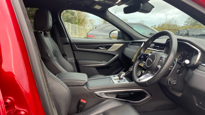 Jaguar F-Pace 2.0 D200 R-Dynamic Black 5dr Auto AWD Diesel Estate